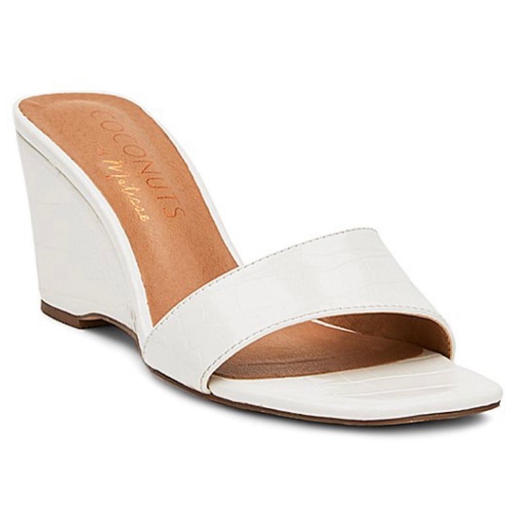 White In Bloom Wedge Sandal
COCONUTS BY MATISSE